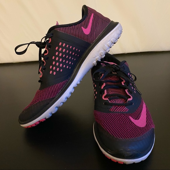Nike women’s shoes - Picture 1 of 8